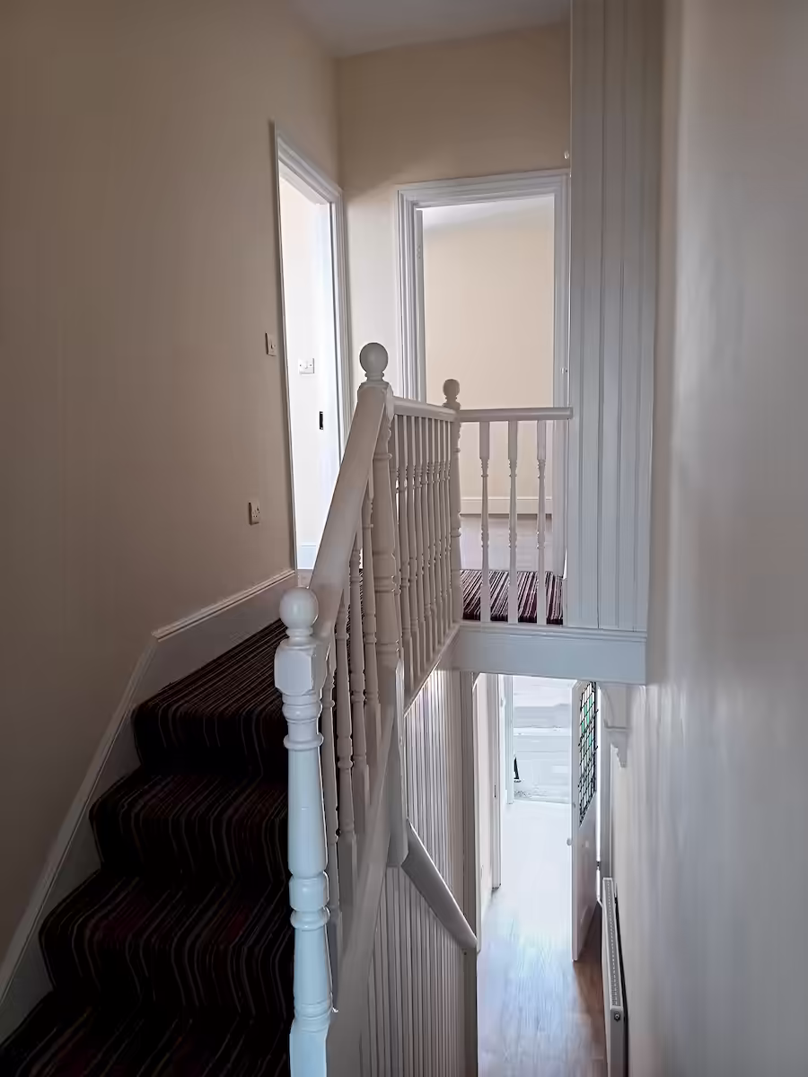 19 Rosebery Road, Exeter - landing