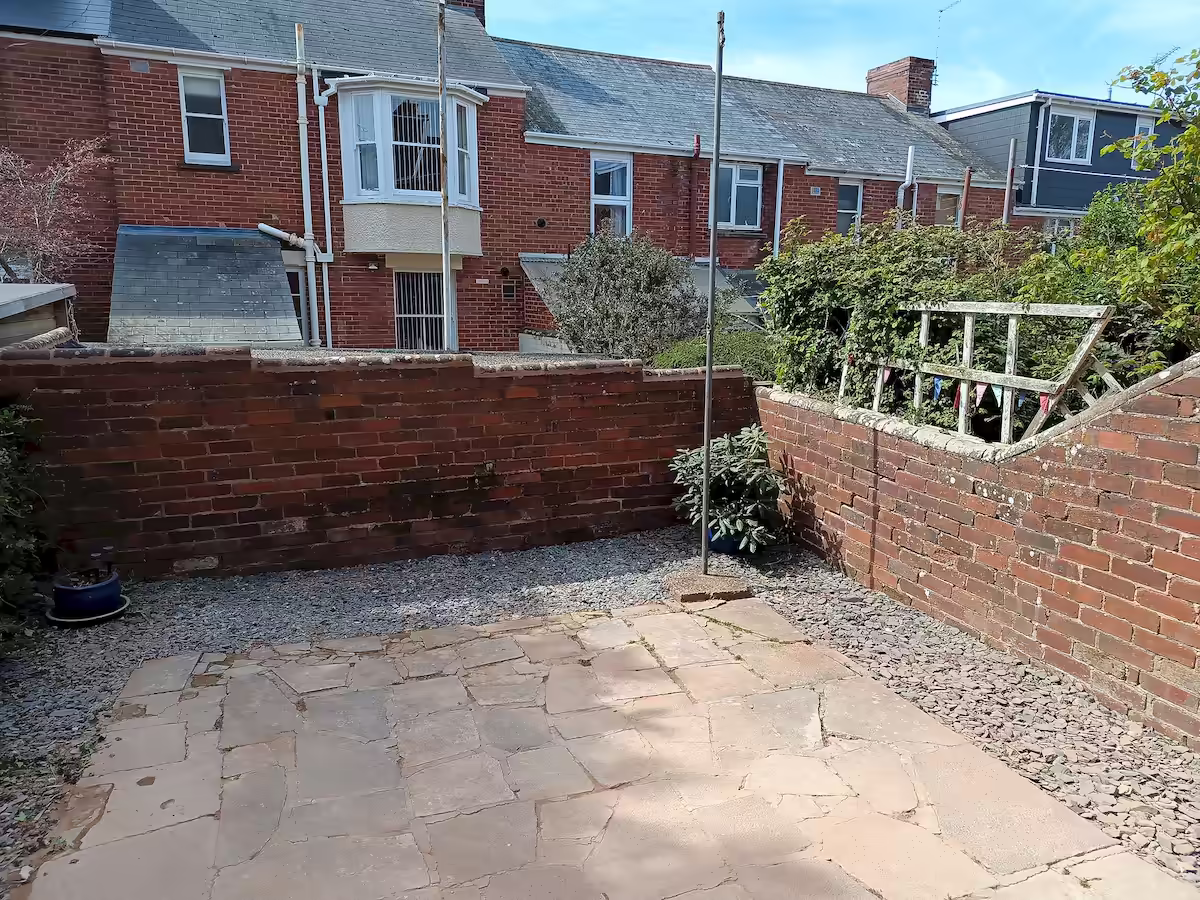 19 Rosebery Road, Exeter - back yard